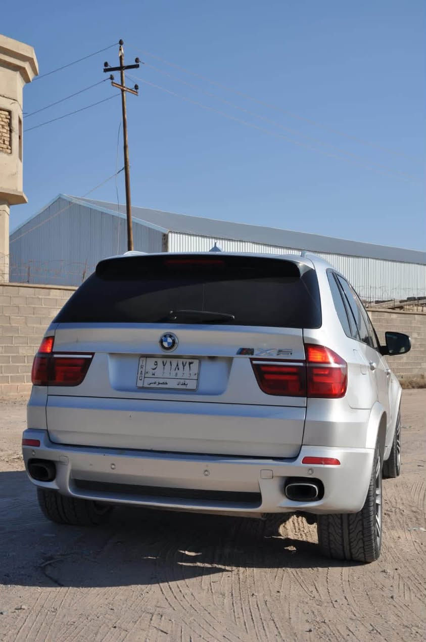 سلام عليكم 
للبيع او المرواس حسب القناعه 
موديل 2012 bmw x5  سبعه راكب
محرك n55 سته سلندر توربو كير ٨ نمره 
فول مواصفات 
حساسات امامي خلفي كامرات 360
كشنات الامامي تدفئه 
فتحه سقف بنوراما 
لايتات زنون داينمك 
بصمه 
جنطه كهرباء 
دبلات الخلفيه جوب 
حادث دعاميه اماميه فقط 
سعر 135 و بيه مجال مكان بغداد 
*********** موجود واتساب
