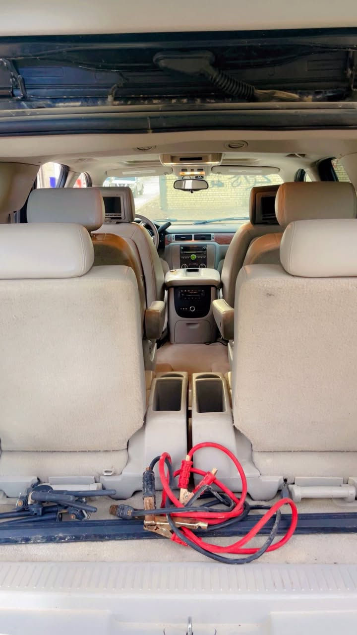 سلام عليكم تاهو ٢٠٠٨دخود جديد سياره جديده تخم تاير كير مكينه كله جديد سعر٧٥  مكان بغداد رقم ***********
