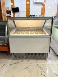عارضات ايزه • ١٢٠سم • موديل حديث