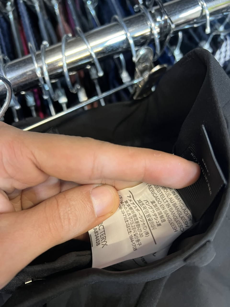 arcteryx 
orginal
size _30_31
بالە غیر مستخدم 
توصیل کل
نظافە _%100
***********
