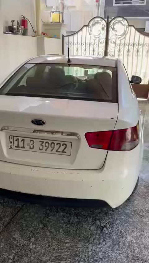 السلام عليكم
كيا سيراتو موديل 2011
وارد خليجي 
او بيهة صبغ قبق جنطة 
السيارة جاهزة رقم بغداد تحويل مباشر
كير مكينة تبريد كلة جاهز غرفتها حلوة  
صدر جديد قبل كم يوم شديتة مشط ستيرن فلنجات يعني الصدر عام مبدلة 
ذاكرلك كل التفاصيل السيارة او راح انشرلك سونار هم للسيارة 
مكاني بغداد الدورة شارع ٦٠ 
رقم *********** 
السعر 95$
