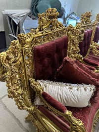 تخدم رئاسي مصري  اشتريته ب١٤ الف دولار ومكعد على الديكور مالتي واريد ا...