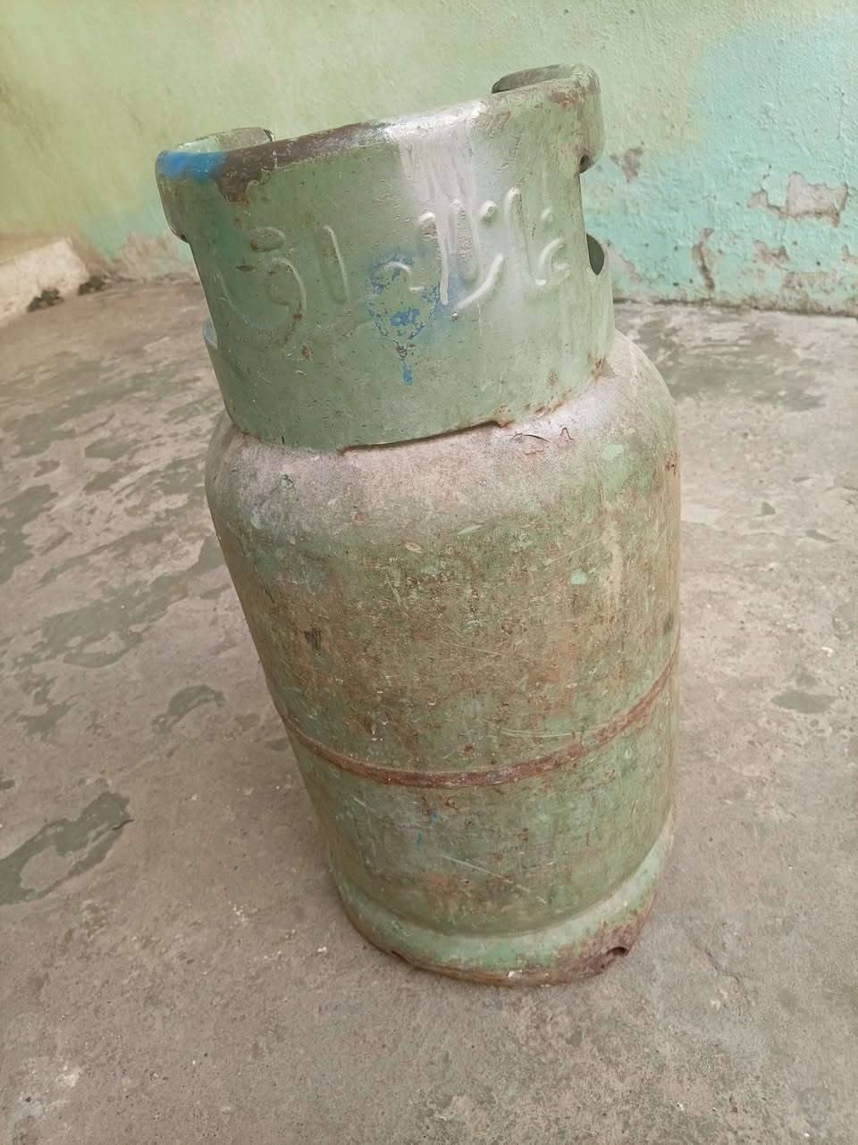 السلام عليكم... عندي قنينه وطباخ لل بيع الي يريدهم. القنينه على 50الف اصليه. مو ايرانيه. ول طباخ. نضيف 3عيون يشتغل بدون مقدحه معا منضم. وصونده. سعره. 20..


**إذا كنت صاحب هذا الإعلان وتريد حذفه لأي سبب، رجاءا أرسل رسالة إلى الدعم الفني**