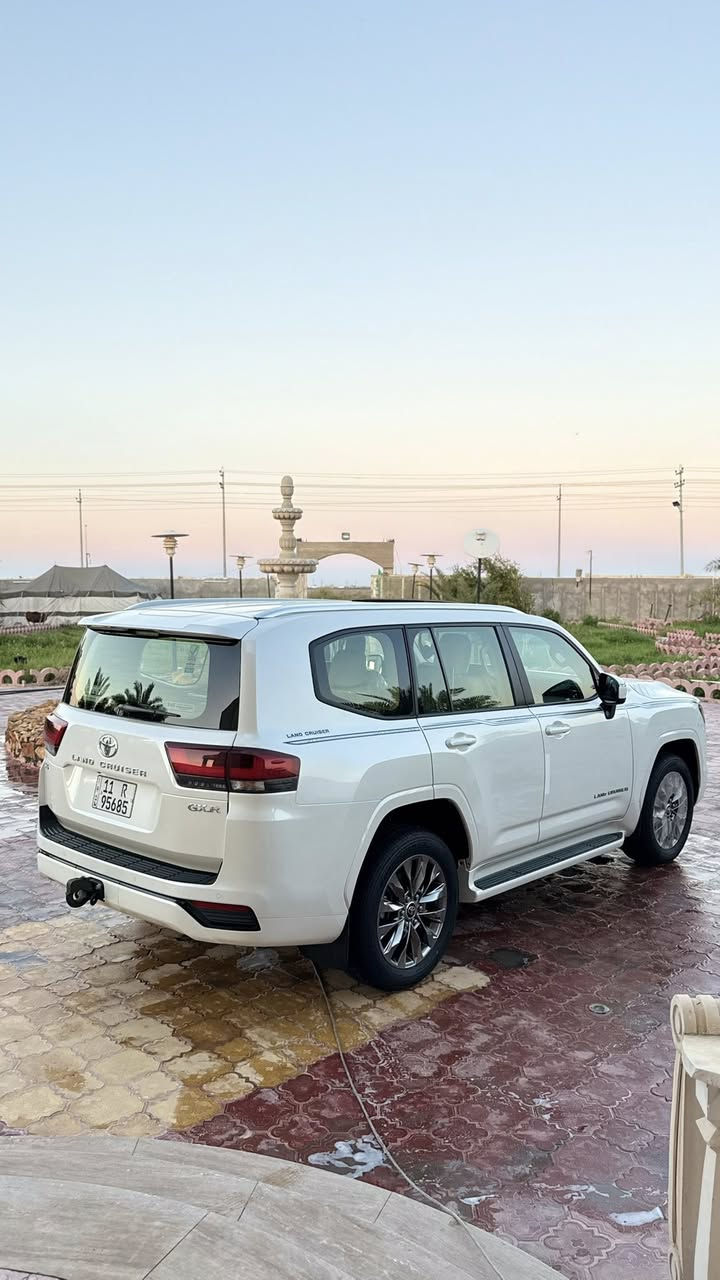 لاندكروز مديل 23 زيرو زيرو زيرو ماشيه 5 الاف رقم بغداد مشروع وطني السياره كفاله عامه من كلشي ع وضع الشركه بعدهه فول مواصفات محرك 6 سلندر تنفس طبيعي المرغوب السياره جديده كلش السعر 660 وبيهه مجال بسيط حك الجيه بس بيع او مراوس حسب القناعه رقم الهاتف *********** عنوان السياره بصره قضاء المدينه
