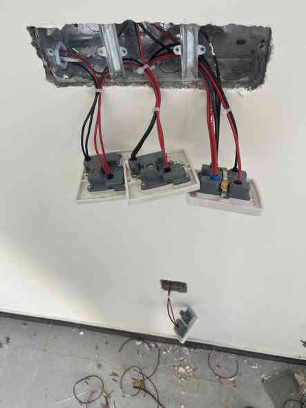 تشطيب أحــــد مواقـــــع عملنـــا فــي الزبــير 

التواصل 

***********
