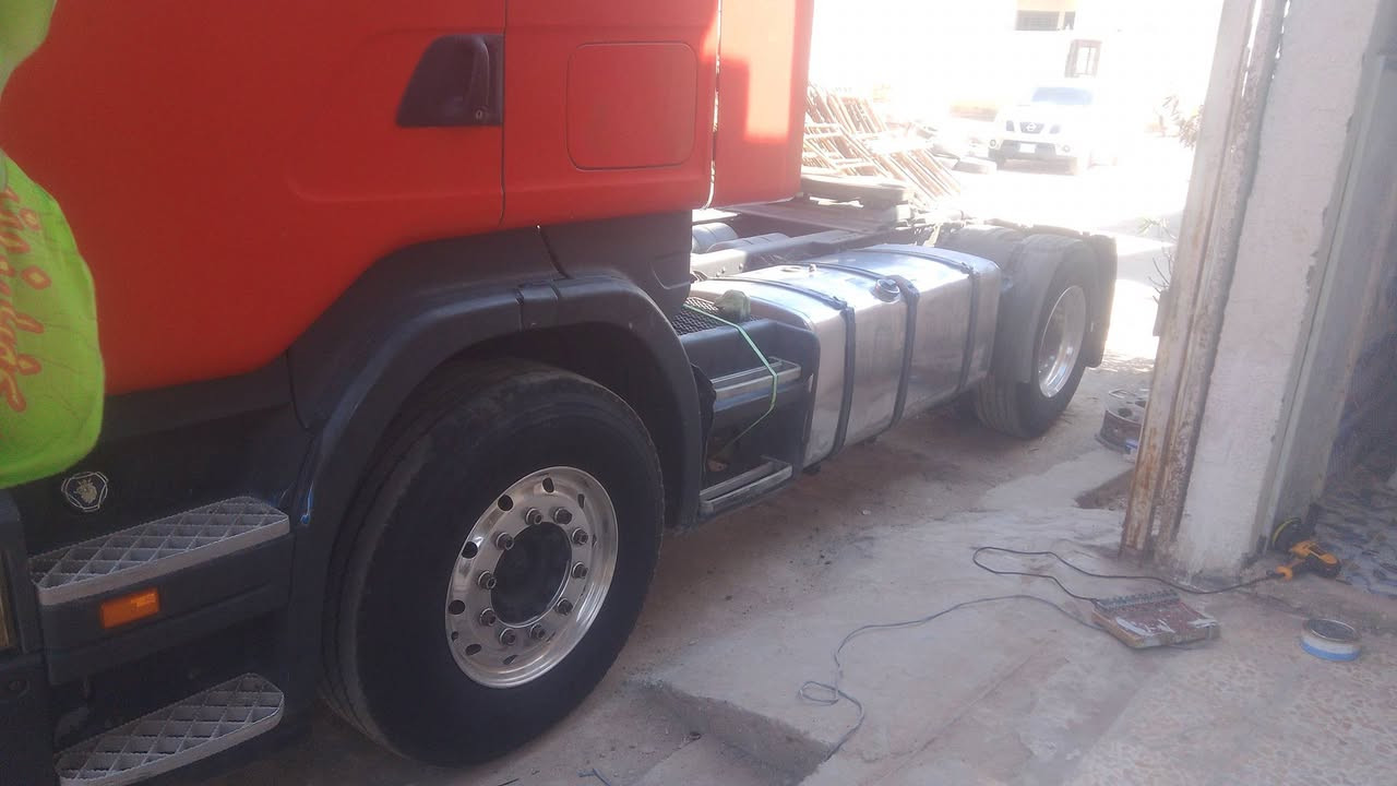 السلام عليكم
من رخصة الادمن

سكانيا 2006 انجكسن تك سوبر

رقم ديالى مشروع وطني باسمي مربوطه جوانب متحركه مداور ملكيه 

.قماره مكفوله من قطرة الصبغ شاصي مكفول تخم تاير ويل كب تانكيين كاز 700 لكزز صفحتين مناميتين دشبول طويل 

محرك لابخار لاتنقيص لانظح كير 4*4

العربانه كرونه دسك بريك عوزها زوج تاير وبريك 

العنوان البصره 

السعر 265

خابر وتدلل ***********

***********
