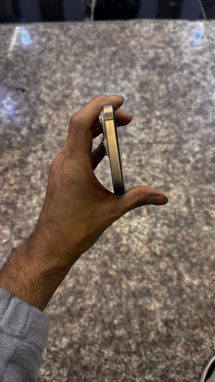 ايفون ١٦ برو ماكس للبيع كما وضح بصوره جهاز نضيف ماستر اخذته برمضان السعر  ذاكره ٢٥٦ تواصل ***********
