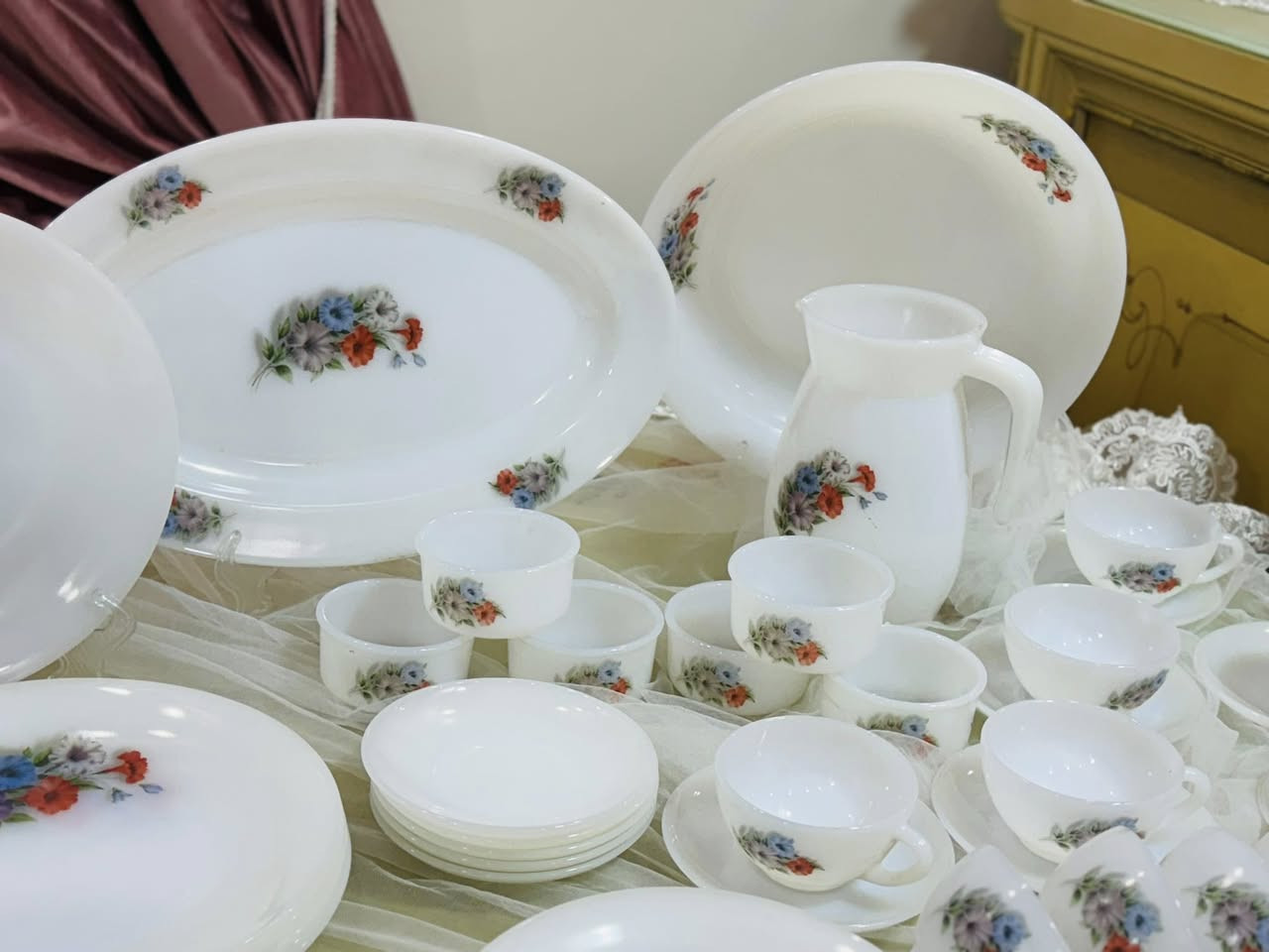 طقم اركوبال فرنسي مختوم ومترقم 49 قطعه
قديم جدا امن جدا ع البوتجاز وغسالة الاطباق ♥️


**إذا كنت صاحب هذا الإعلان وتريد حذفه لأي سبب، رجاءا أرسل رسالة إلى الدعم الفني**