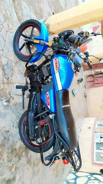 سلام عليكم دراجه البيع موديل 200
كفاله عامه اوراق أصولي محرك 200كتابه حمره سعره مليون و100وبيه مجال بصيط ***********
