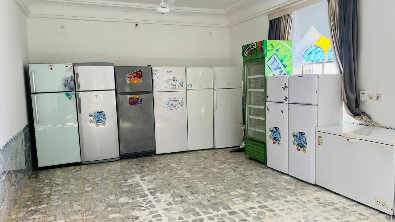 وصلتنا وجبة غراض جديده (مستخدم) ثلاجات كل الاحجام
مجمدات حجم ١٤ +١٦ 
عارضة محل نضافه فول تركيه حجم ٢٤
مبردات حجم ٢.٥
مبردات حجم ٤.٥
مبرادات حجم ٦.٥
شرط كله بي ضمان وع الفحص
التواصل  ***********
العنوان الرمانه البوعبيد
