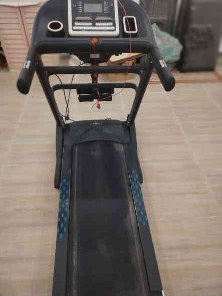 سلام عليكم جهاز جري للبيع كامل مواصفات نظام جبلي دقات القلب تحديد لوقت جهاز تددليك مسجل كامل اواكس  يحمل وزن 160كيلو جهاز نضيف استخدام قليل (سعره) 325بي مجال بسيط مكاني بغداد الغزاليه ***********
