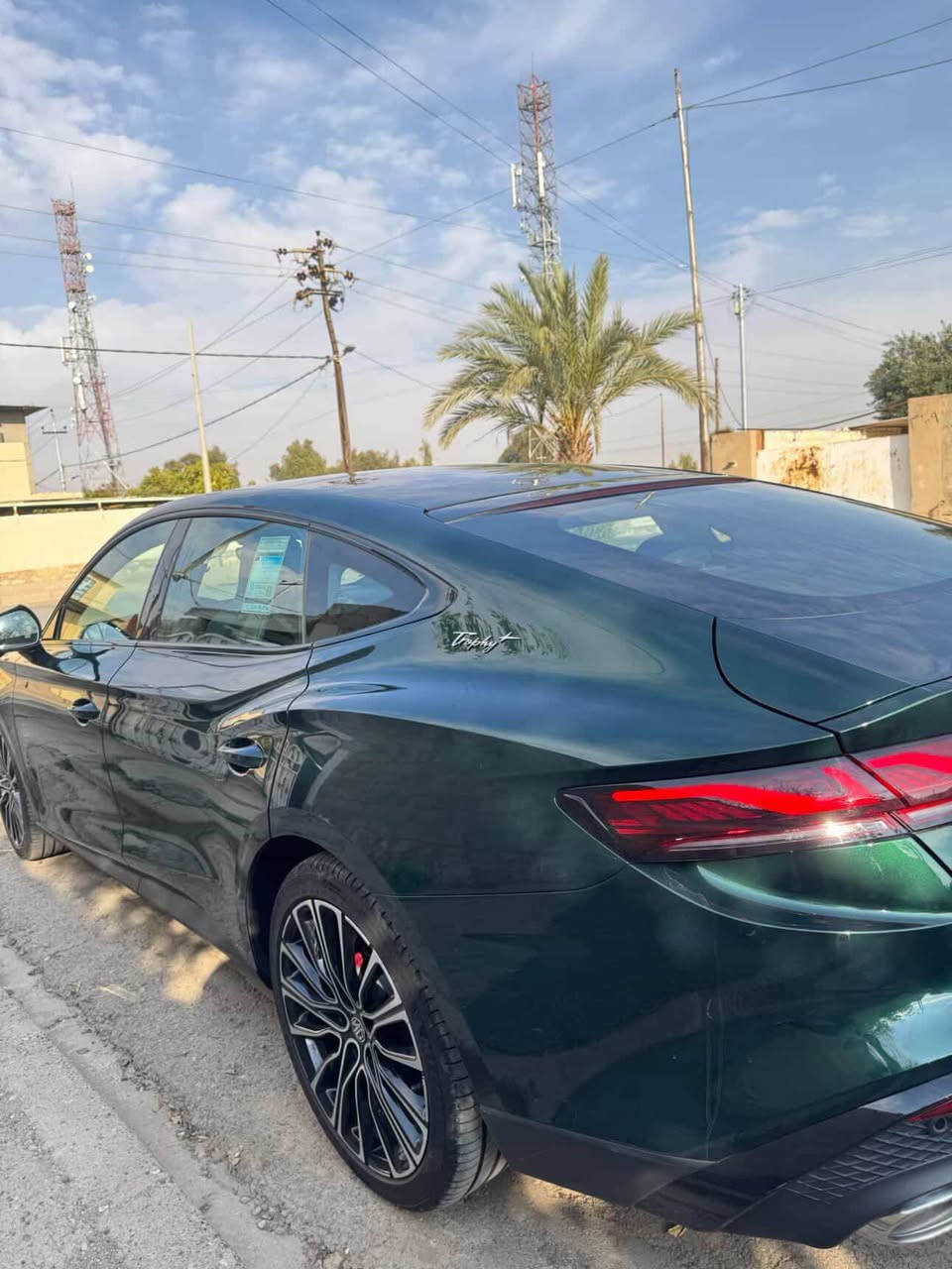 الكامل موصافات mg 7 2026 محرك 2.0T
ماشي 1700km صفر رقم أربيل 
ناقل سرعة اوتوماتيك ب 9 سرعات قوة السعرك 261 حصان
عزم الدوران 405 تيوتن متر
6 سماعات
جنط 19 الومتيوم
مقود جلد
وسائد هوانية عدد 6
نظام الثبات الالكتروني ESP
نظام مساعد صعود المرتفعات HAC
نظام مراقبة ظغط الهواء في الاطارات TPMS
مكارح التوقف الالكترونية EPB
مكابح الانتظار الالكترونية AUTO HOLD
تحكم نكى بمستوى الاضاءة ( على ومنخفض)
مصابيح امامية LED
مصابيح خلفية LED
نظام الاضاءة التلقائية
مصابيح ضباب أمامية و خلقية

*********** 
واتساب كركوك, العراق
