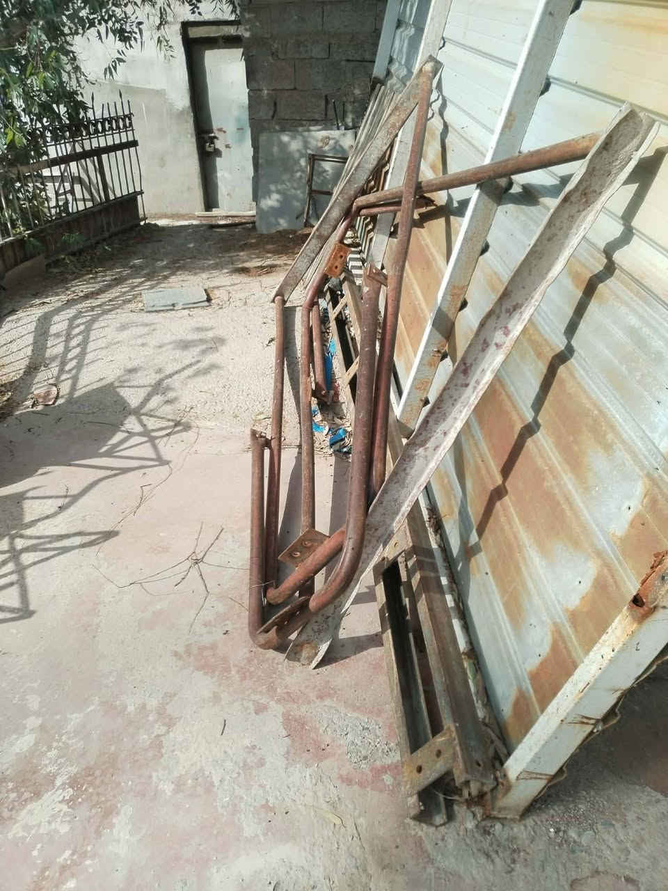 سلام عليكم ونج للبيع ايطالي 
ونج مستخدم ويا 3عرباين 
نضيف وشغال كلشي مابي 
سعر 750بي مجال ***********
