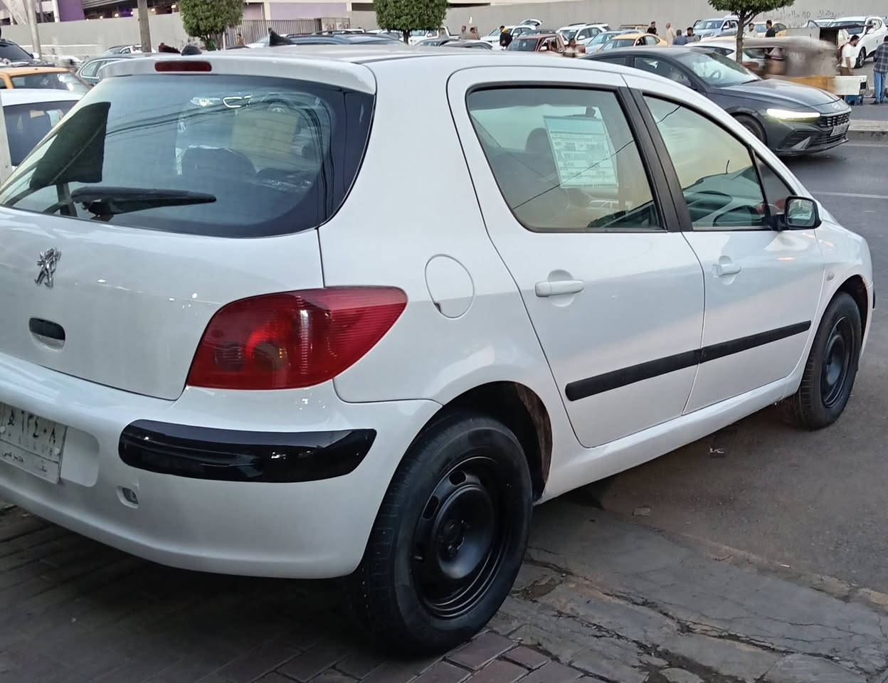 بيجو فرنسي موديل 2004 سياره جاهزة بسمي تحويل ثاني يوم بيه صبغ جماليه فقط بدون حادث كير محرك صدر تبريد مكفولات شاشه تخم تاير جديد سعر 53 بيه مجال قليل شراي يتصل مكاني بغداد لحبيبيه رقم ***********
