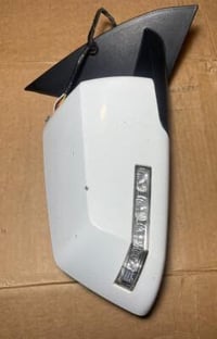 مراية جانبية ترافرس اكاديا   من موديل 11-17   السعر 20 الف القطعه   تو...