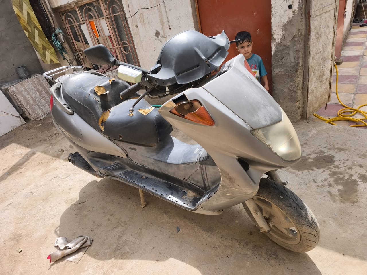 دراجه للبيع هوندا فورسايت.   نقصها بس باتري  هيه بيها ثنين بس كعدن لان صالي ١٥ يوم ما مشغلها  مكاني كوفه.  السعر ٢٦٠و


**إذا كنت صاحب هذا الإعلان وتريد حذفه لأي سبب، رجاءا أرسل رسالة إلى الدعم الفني**