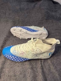 قياس ٤٢ • يلبس ٤٣–٤٤ • قالب كبير