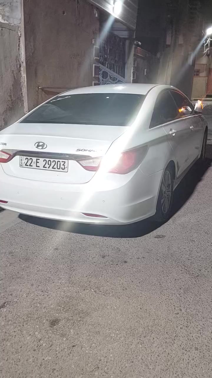 سوناتا خليجي للبيع 2011 السيارة جاهزه من كلشي وتجي تفحص وتشوف السيارة مكينه 2400 منضومة زنون كامله السيارة مكفوله كير ومحرك علشرط مكاني الديوانيه الحمزه الشرقي اذا شراي خابرني وتدلل ***********
