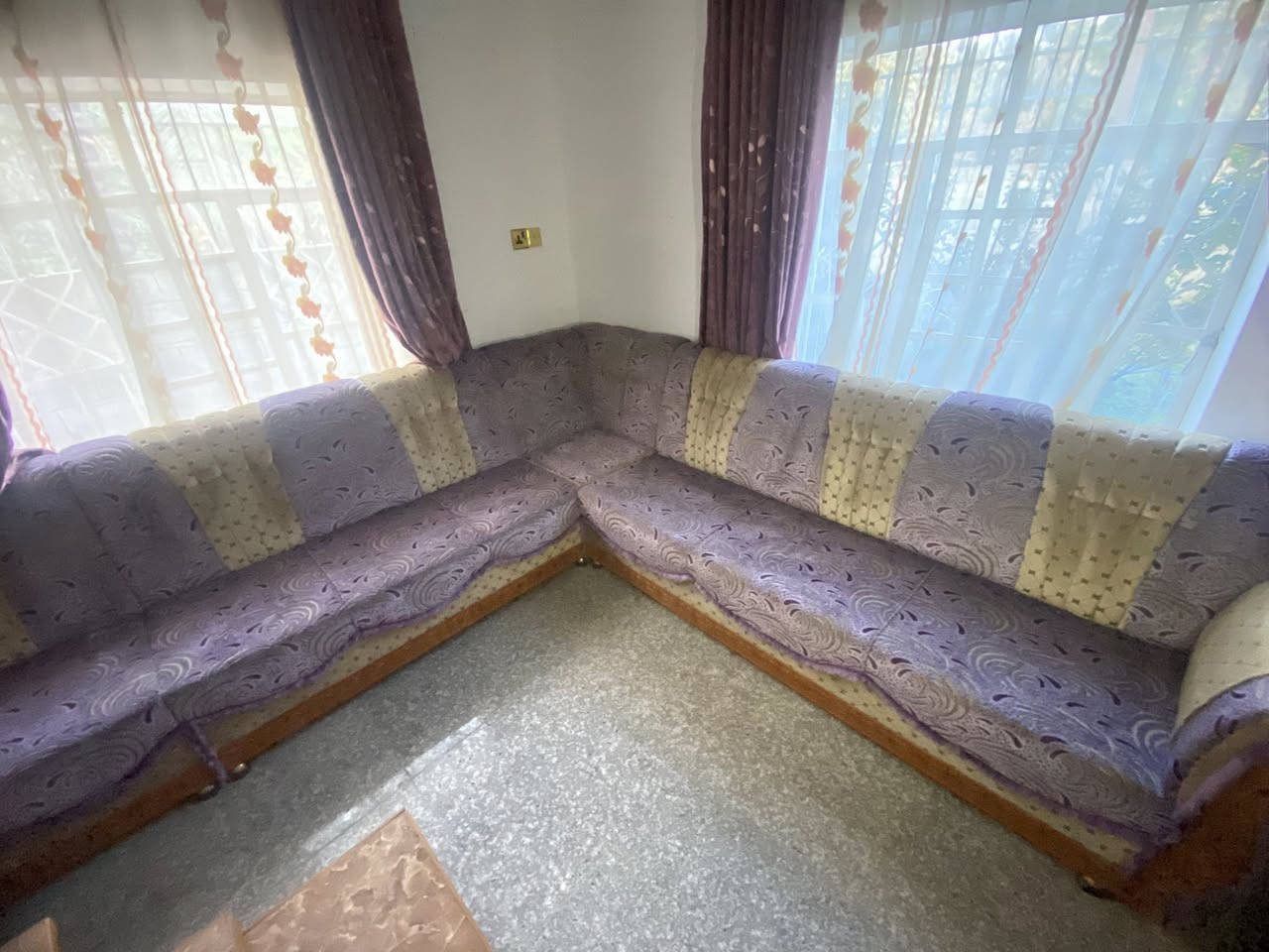 السلام عليكم
من رخصة مسؤل الگروب
طخم حطاطه 20 متر للبيع 
شغل معمل نجارة البيت الخشبي الي بالشاعي 
✅غير مستخدم بعدو جديد 
✅القماش تركي درجة اولى 
✅ الاسفنج "هاي اكسترا" درجة اولى
مساحة الاستقبال الي تصمم عليها الطخم
(6*4م)ابواب 2 باب على 4 متر وباب على 6 متر.
للتواصل اتصال او وتساب 
  ***********
