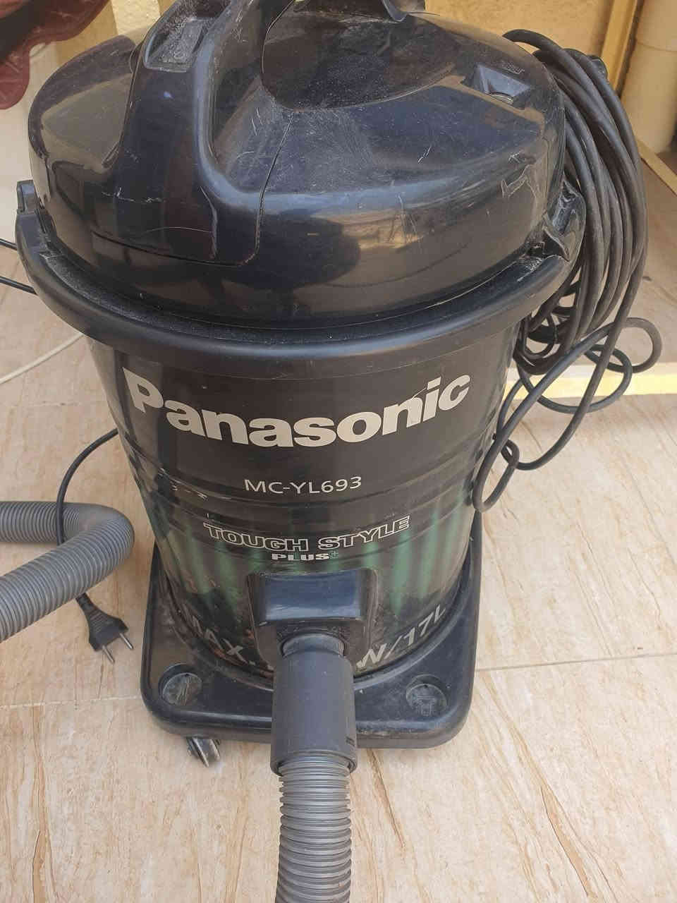 مكانس كهربائية عدد ٣ شغالات ع الفحص... قطاع ٣٠ شارع المدارس بانسونك ٥٠ الف كونكا ٤٠ الف دنكا ٥٠ الف  للإستفسار خاص او الرقم ***********
