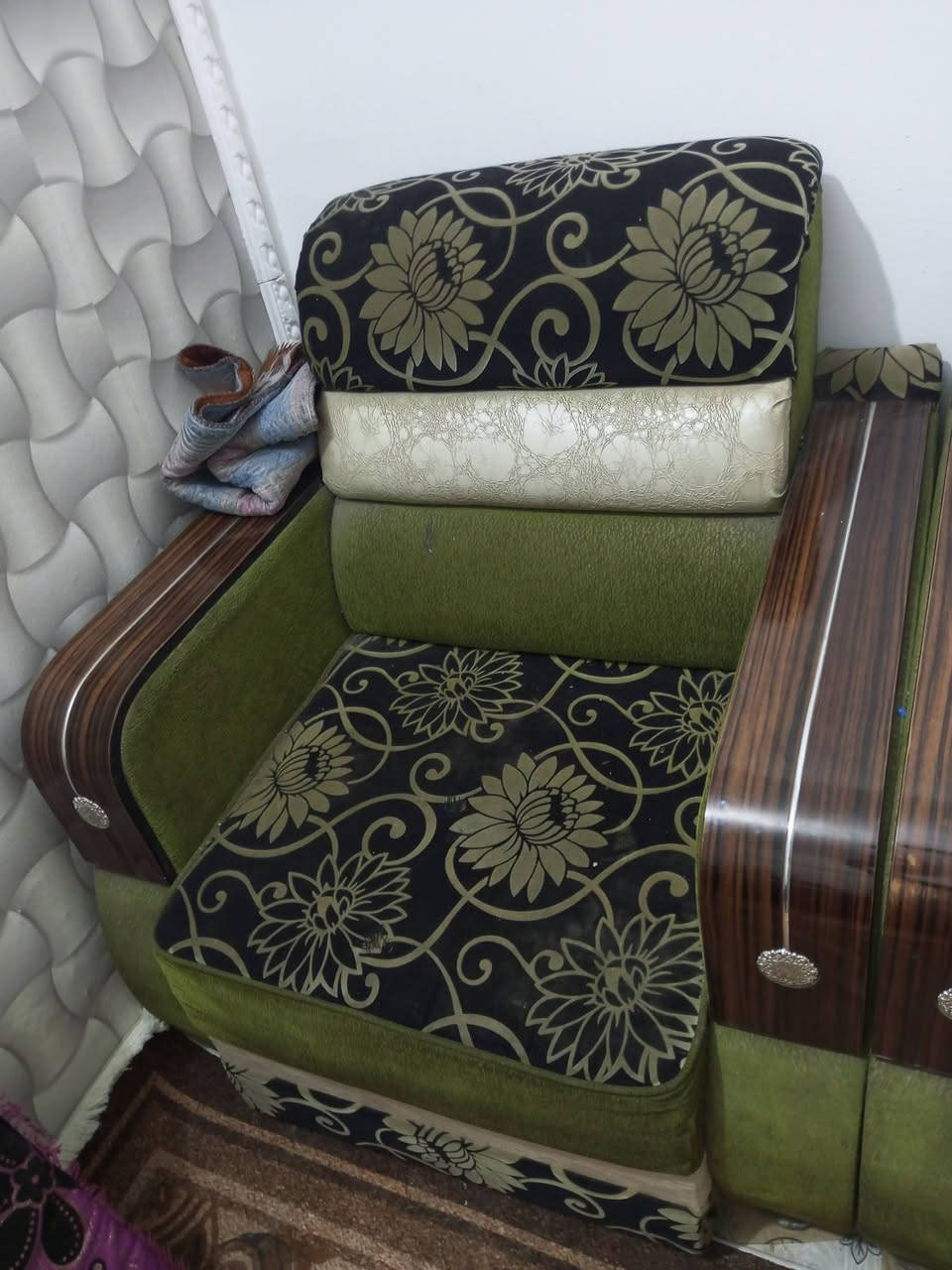 طخم قنفتين مع كراسي 2 للبيع  للتواصل مع صاحبة *********** واتساب واتصال
