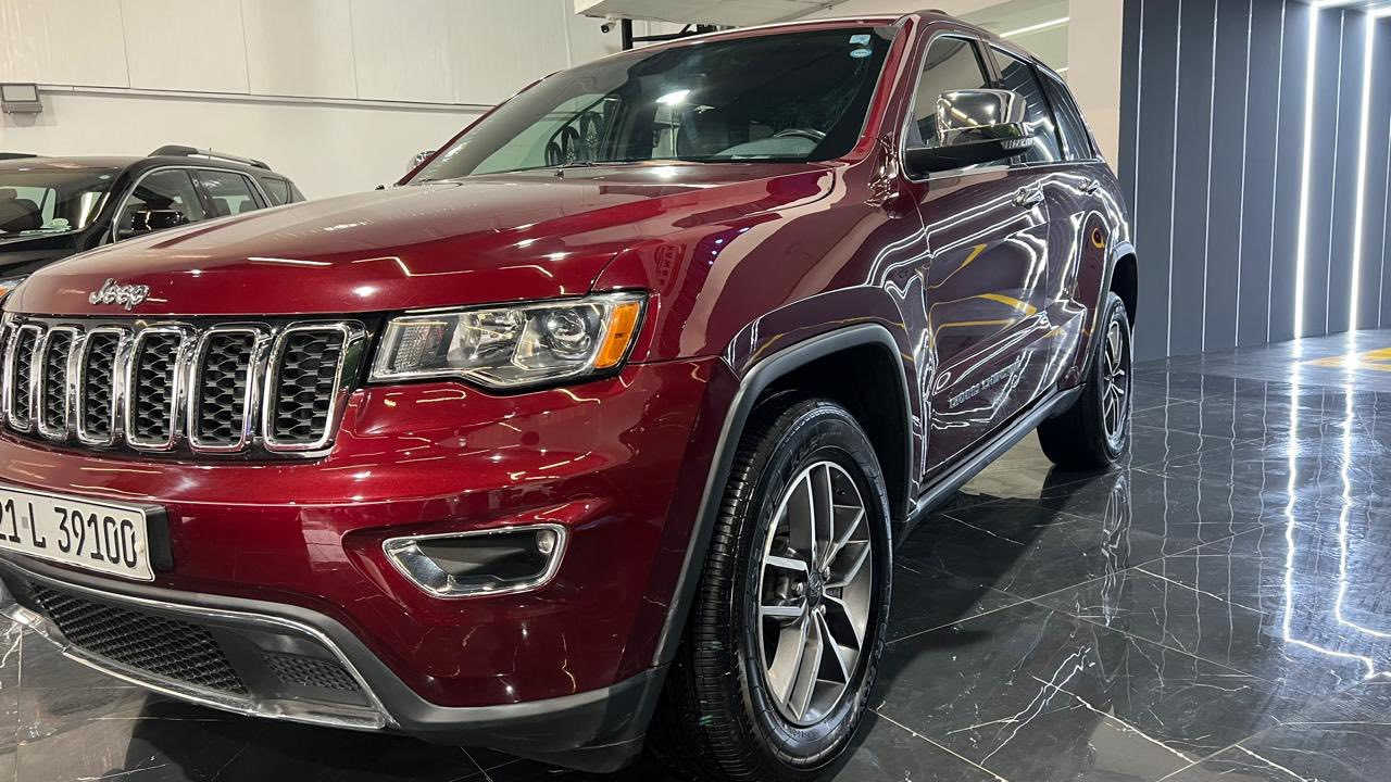 بسم الله رحمان رحيم 
سلام عليكم 
من رخصة الأدمن 
…….
JEEP larido
موديل.   2021
موصفات ….ليميتد
بدون صبغ…(كلين)
ماشية…70الفKM
سنوية جديد..2029
مكان…معارض كلار 
معرض …گوران پشتيوان
للأستفسار…***********
السعر …240$ بيهة مجال للطيبين
