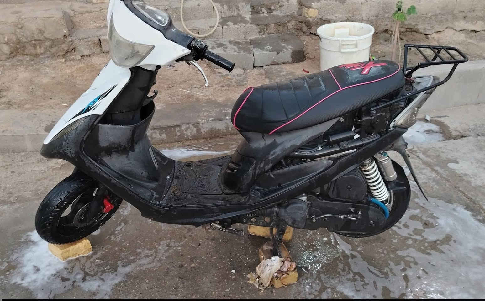 المواصفات داخل الصور ول رقم مو هاذه هاذه ***********
