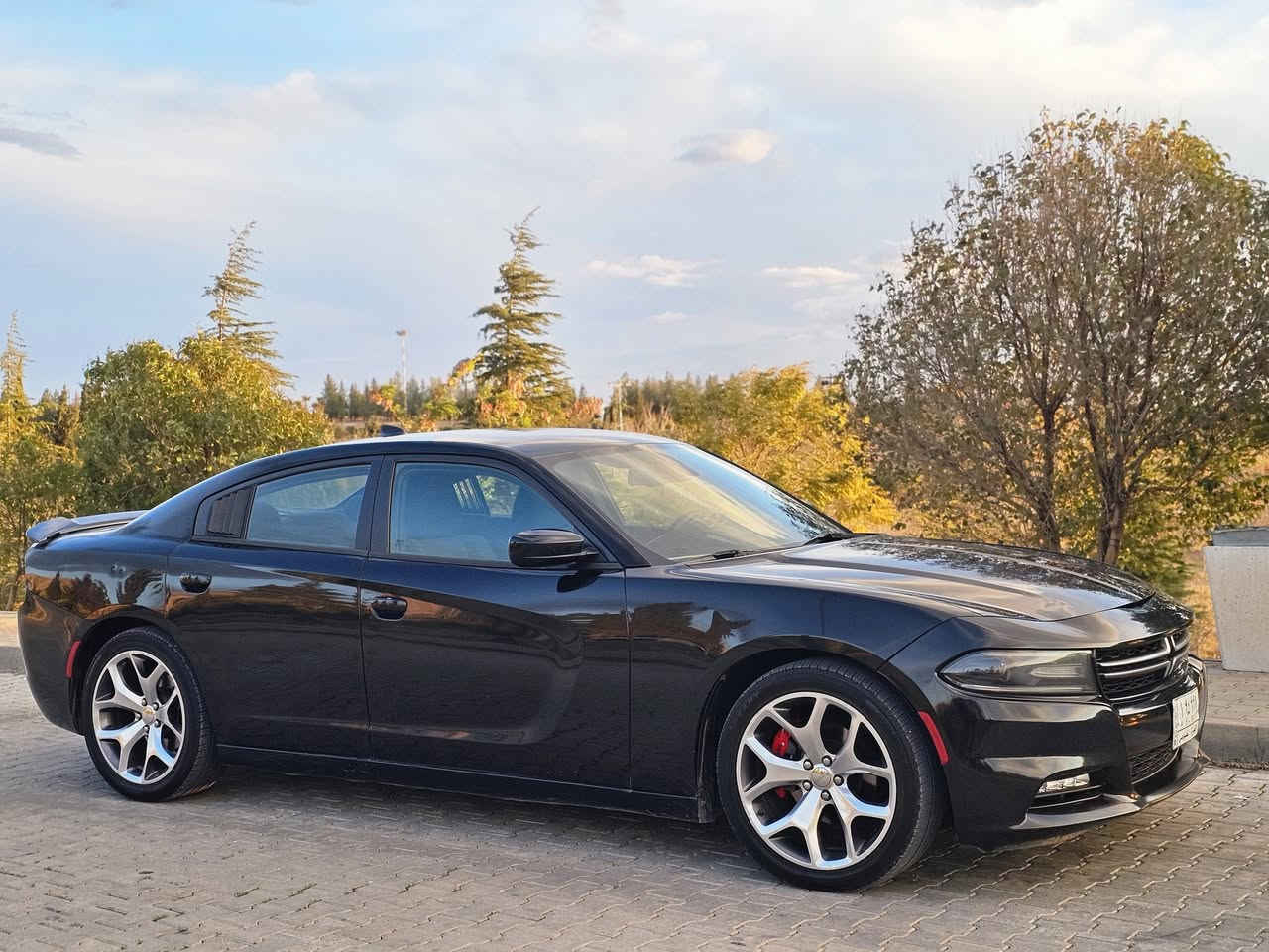 سلام عليكم اخوان للبيع جارجر  2015 فئه SXT رقم بصره مشروع وطني تحويل مباشر سنويه ل 27 سياره داخله تقريره سرقه جميع القطع الخارجيه.. مكفوله من الضربه وأي عيب شرعي لون اسود بيها مكانات جراد واضح بالصور تقريرها مرفق ضمن الصور السياره جاهزه مال جناي مامشتغله خط استخدام شخصي فقط ..
1/مكينه وكير 3600 ع الفحص
2/ تبريد امامي خلفي 
3/ شاشه كبيره 
4/شفتات ستيرن 
5/ كشنات حضن مخمل 
6/ كير طياره 8 نمر 
7/ ايرباكات سليمه
8/ ويل حجم 20 مع تخم تاير جديد 
وباقي المواصفات المعروفه
السعر (155) قفل ( مكاني البصره خور الزبير )
عجبك السعر تفضل شوفها وافحصها وبالعافيه عليك 
*********** واتساب فقط
