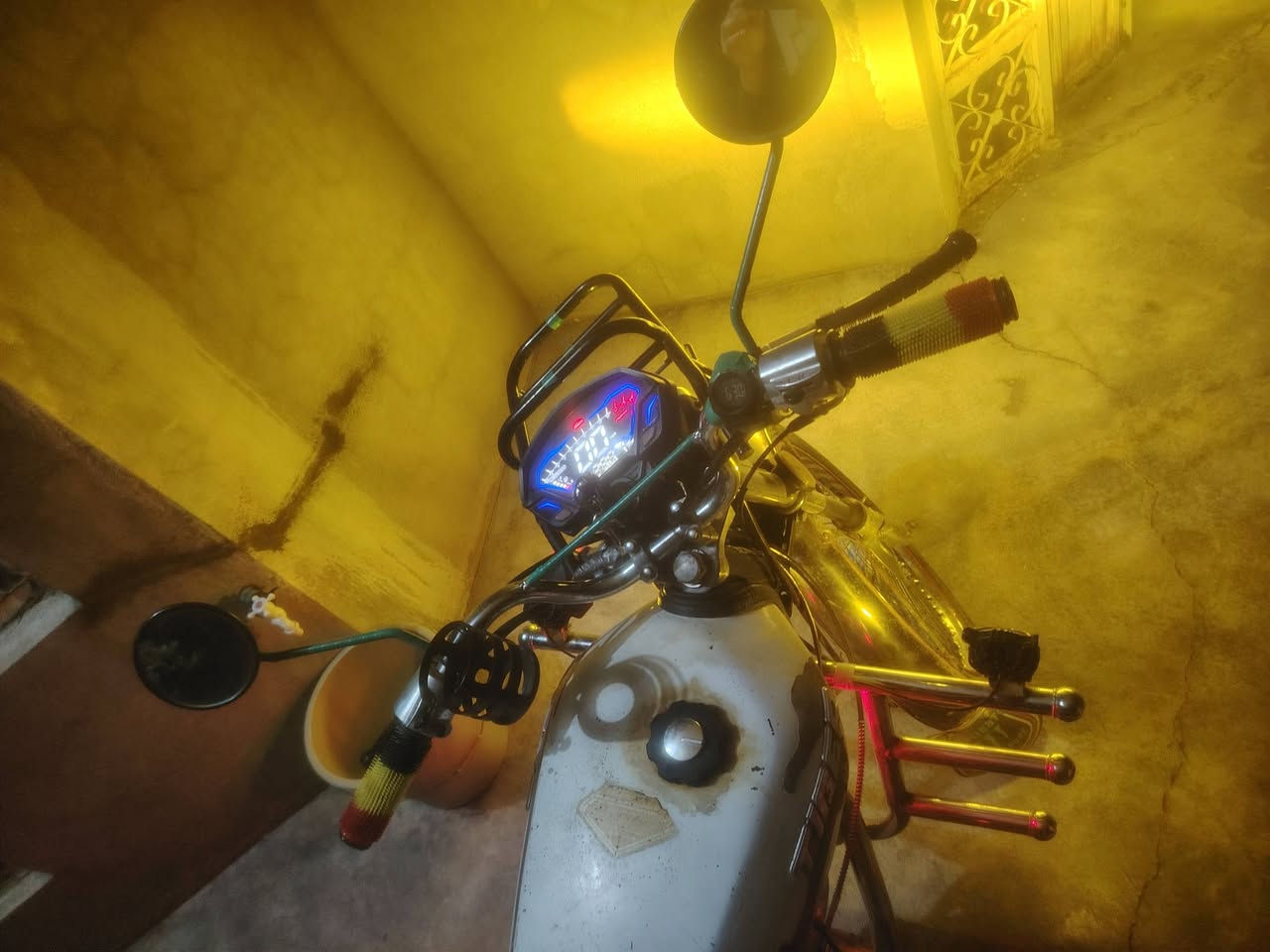 تايكر 2020شغال هندر واحد لاصرف لاتدخين جاهز كامل معدل نار مايعوزو بس سايق وجناي
باتري ضفيرة باقي الاكس سوارات كلها جديد
ماطور خير من الله
شراي اتصل او تعال خاص
***********
***********
