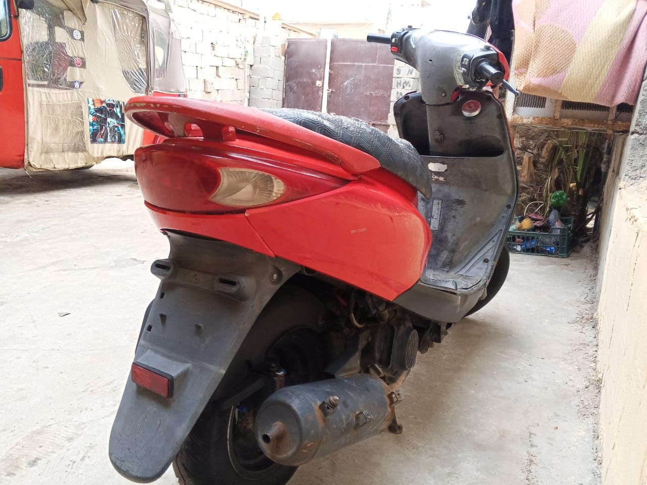 سلام عليكم للبيع دراجه بريز دراجه جديده بمعنه كلمه اوراق كامله سويجات عدد2 كله بلاديه السعر 600 وبيه مجال الشراي *********** مكاني بغداد الشعب
