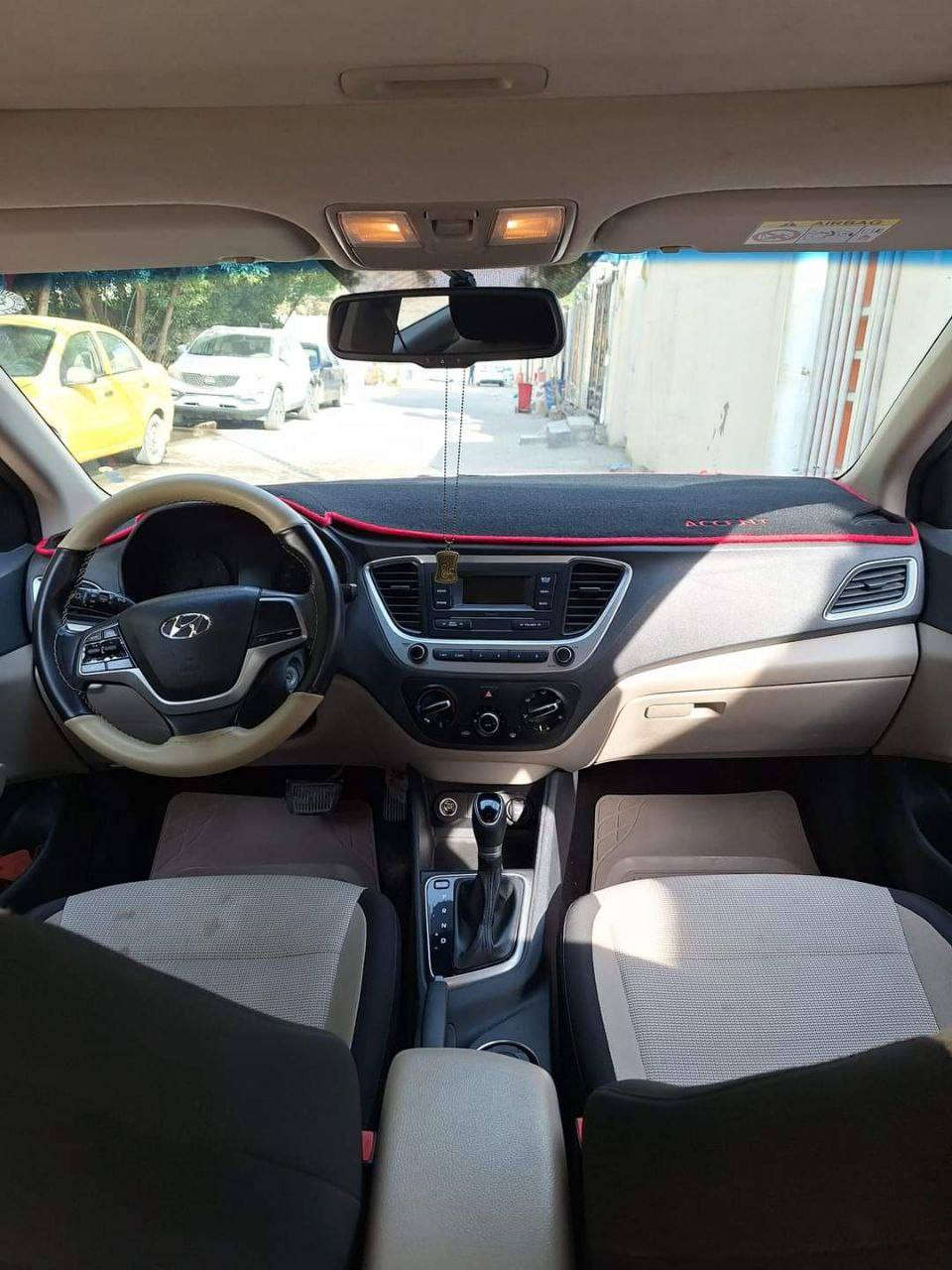 اكسنت 2019 خليجي رقم اربيل بأسم شركة تريد تحويل تريد وكالة 
السياره محرك 1600 دوش  
فتحة سقف 
ويل كب 
اشاير بالمري 
 وكامره 
الشباك نيكل 
تحكم ستيرن 
الوياله 4 دسك خمسه ويل كب 
داخل لونين بيجي واسود 
سويج عدد اثنين  ماشيه 118
بيه بارد من باب السايق الى الباب الخلفي وبارد بخشم البنيد  سعرها 126 وبيه مجال
المكان النجف  *********** اتصال او واتساب النجف, العراق
