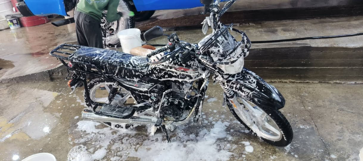 سلام عليكم 
هاوجي ٢٠٢٣ 
محرك ٢٠٢٥ دايون سونك 
دراجه جاهزه وكلشي ماعايزه 
وكلشي موضح بصوره مابيها اي ختلاف عن صوره تصل وتدلل ***********
