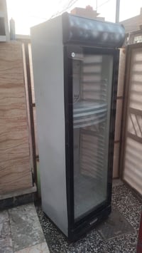 عارضات عمودية عدد ٢ نظيفات...شرط اخت الجدد  بلاديات مداخلات تصليح  سعر...