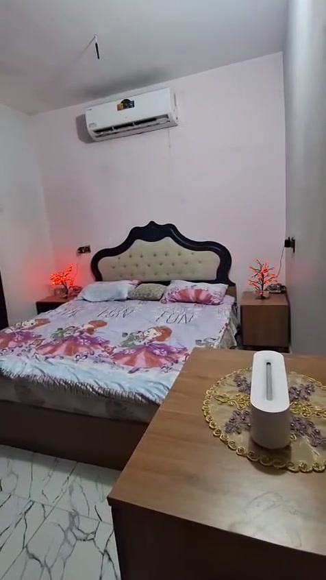 غرف نوم للبيع واحد شبابي والثاني نفرين وتساب ***********
