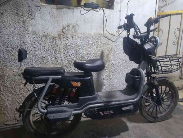 دراجة شحن
5 بطاريات بطاريات اصلية من ونيلي 
اصلية نظافة فول 
تمشي 99 
قيم واخد  
الاستفشار 
***********
