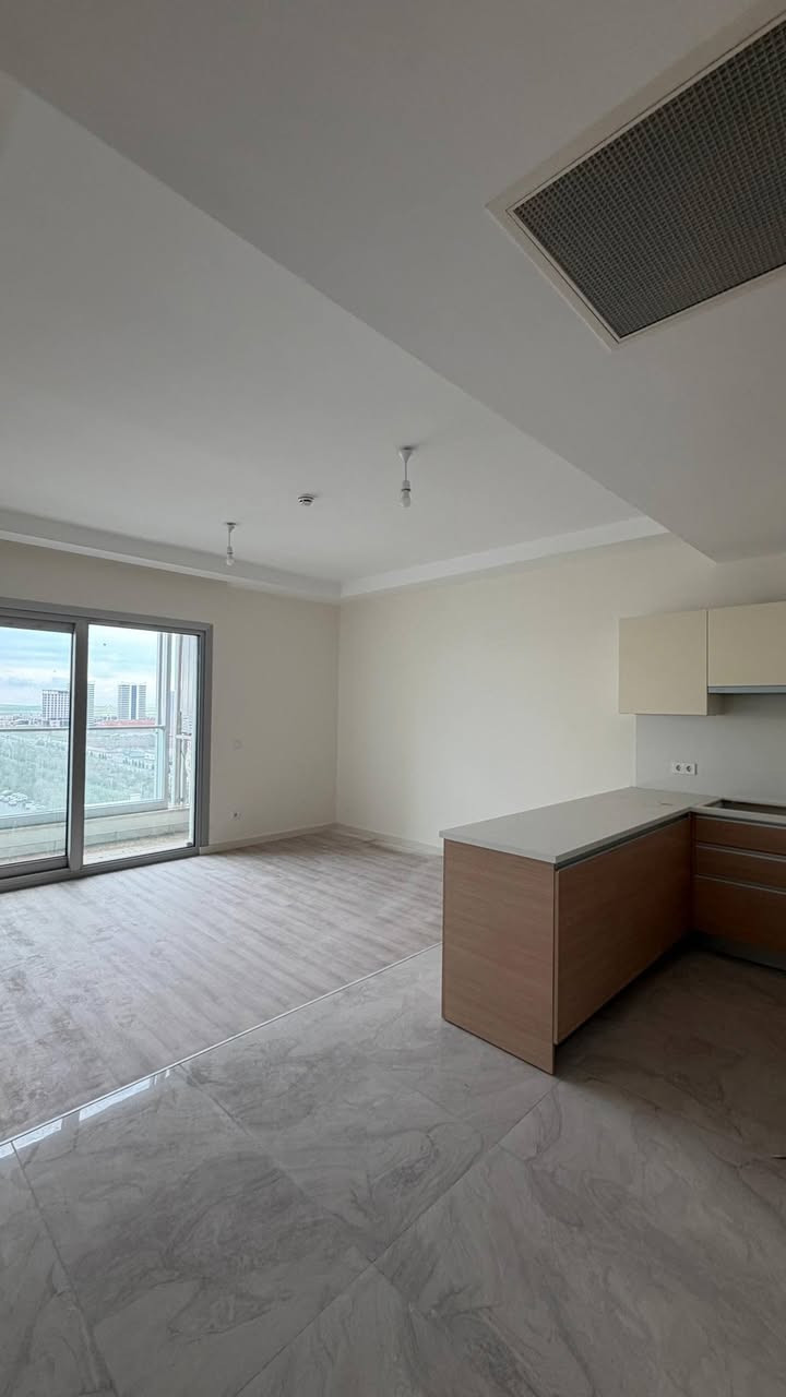 Unfurnished Apartment for rent located in Erbil,
In Empire Square, with an area of 140 SQM
(2+1) two Bedrooms with kitchen 
✅ The price is 600$ per month 

Consists of:
- 1 Living Room
- 2 bedroom 
- 2 bathroom
-  kitchen
-  balcony 
Floor no: 3 with external view
(other offers are available) 
✅ Contact us on WhatsApp or DM:

✅ ***********

#apartment #realestate #erbil #goldenzone #empire #apartmentforrent
