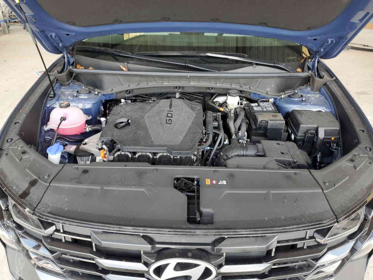 السلام عليكم توسان موديل 2025 فول مواصفات ماشية 1 الف فقط يعني زيرو بعده جديدة موعد الوصول الى عمان 10-12-2025  ترهم الي عنده كتاب شهداء او حرة السعر 145 ورقه تلفون *********** بغداد
