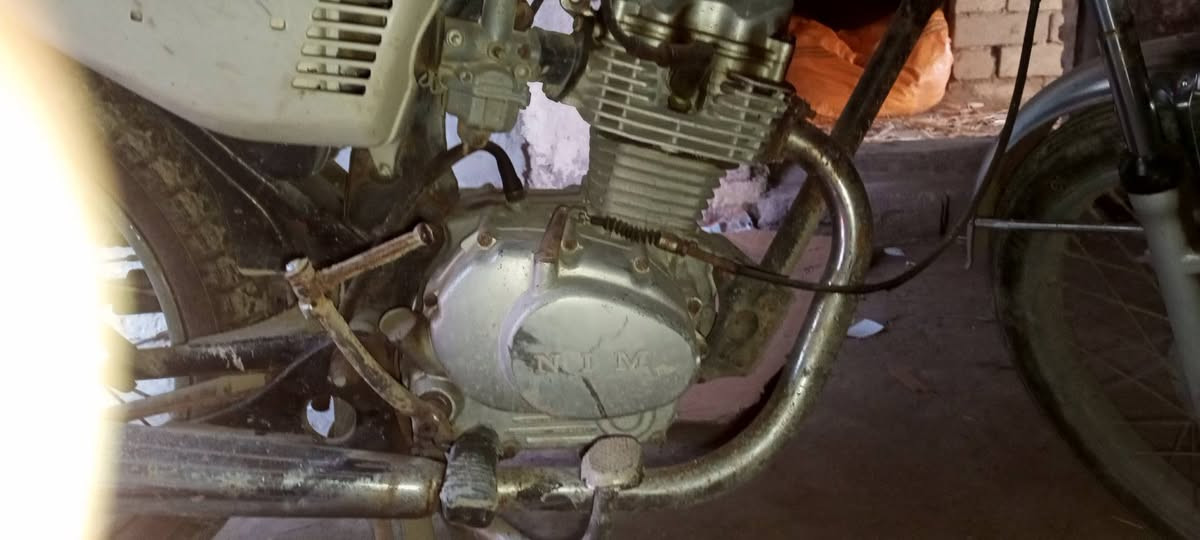 سلام عليكم دراجه نامه ادوات محرك مفتوح مره وحده دراجه حلوه دكه هندر السعر 325 وبيه مجال حك الجيه المكان قضاء الامدينه منطقه السوره وهاذ رقمي***********
