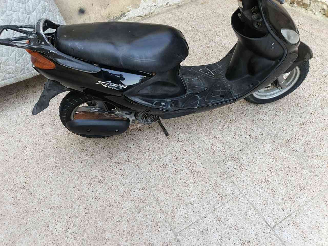 السلام عليكم دراجه اكزز ياباني  نضيفه كله شغاله من الطول لطول عزمه قوي مشيه حلو لايت اشاير شغالات السعر ٥٠٠ ناصريه مركز هاذه رقمي   ***********
