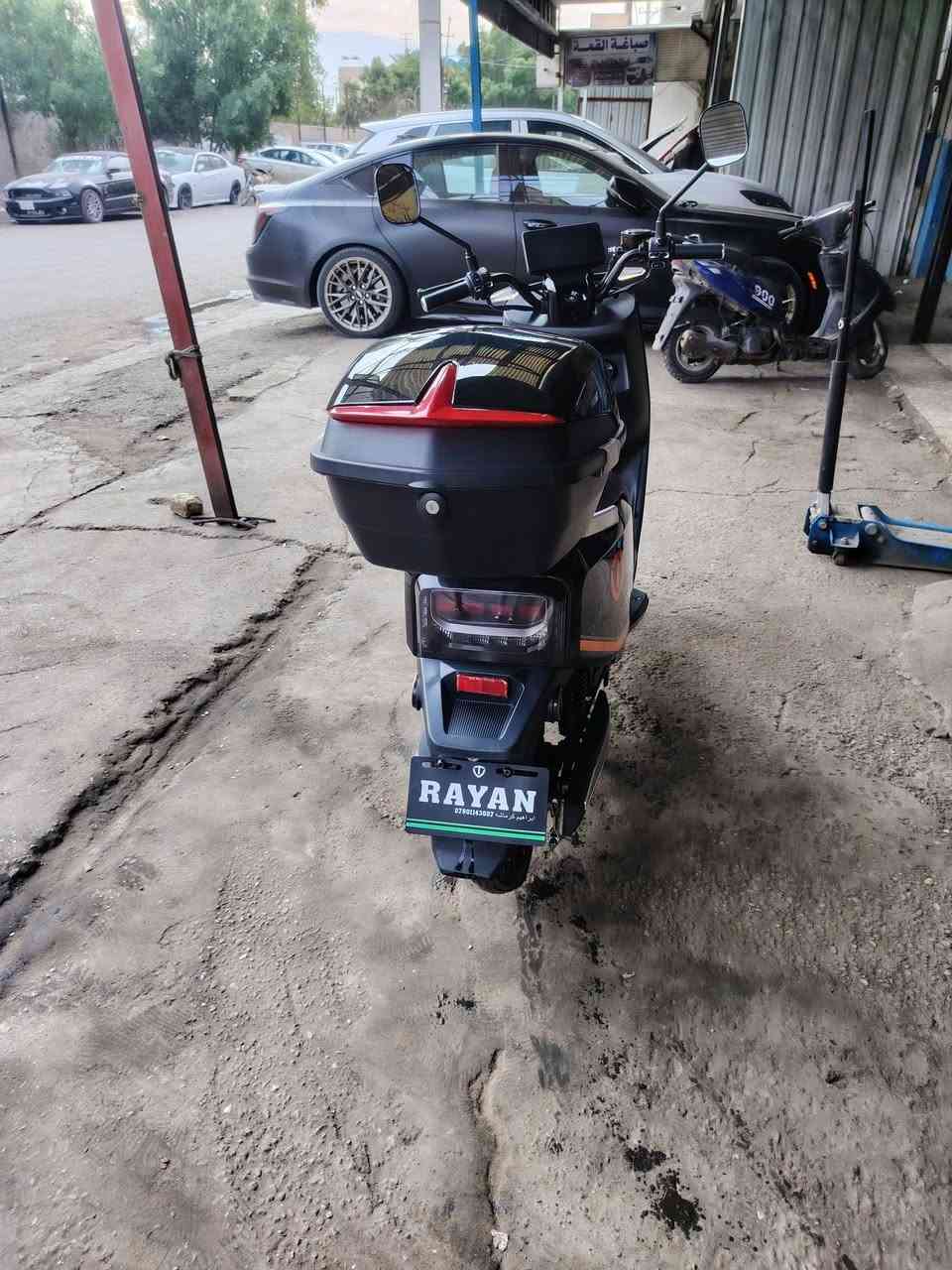 دراجه شحن للبيع  لعدم الاستخدام  ريان الثقيل  بصمه عنبر ابريك  تشتغل عن بعد   وصور  موجوده والي ايحب  يتصل ***********  بي وتساب وسعر ٨٠٠ وبي مجال قليل  سرعتها ٧٥  بطاريات ابحاله جيده
