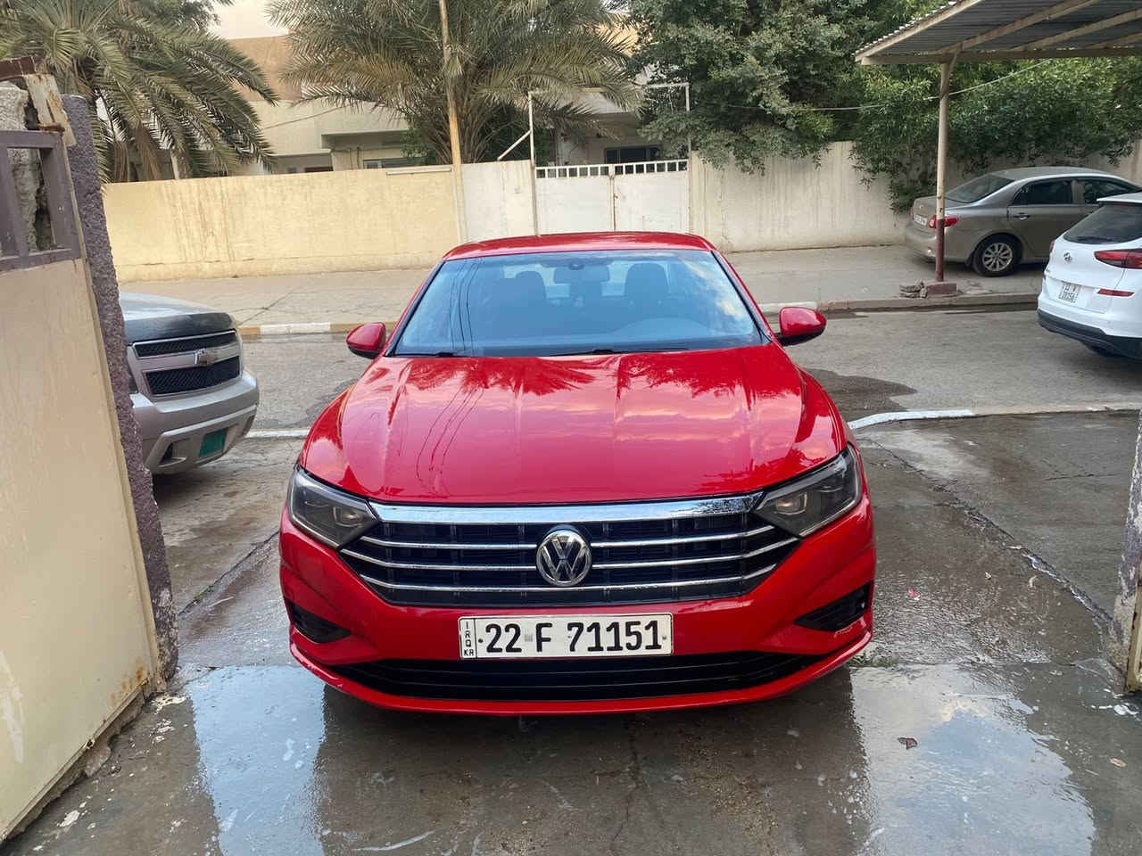 جيتا موديل 21 ماشية 50 الف  نظيفة كلش مكانها زيونة صور الحادث مرفقة بالمنشور بيع او مراوس 
رقم راعيها ***********
السعر 145$
