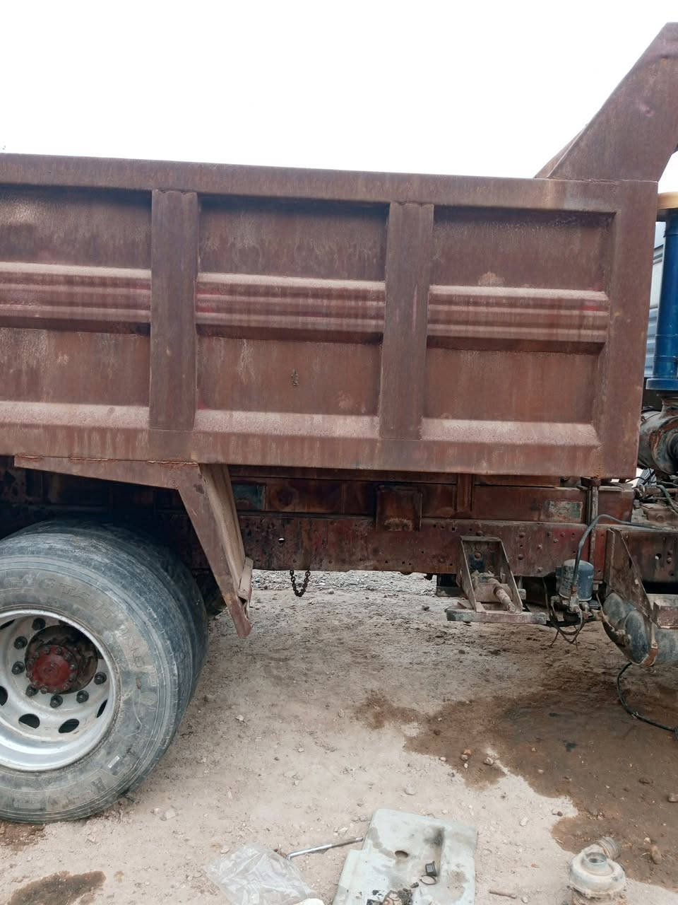 بدي للبيع الطول ابعه ونص جديد بدون باب يرجى الاتصال على الرقم ***********
