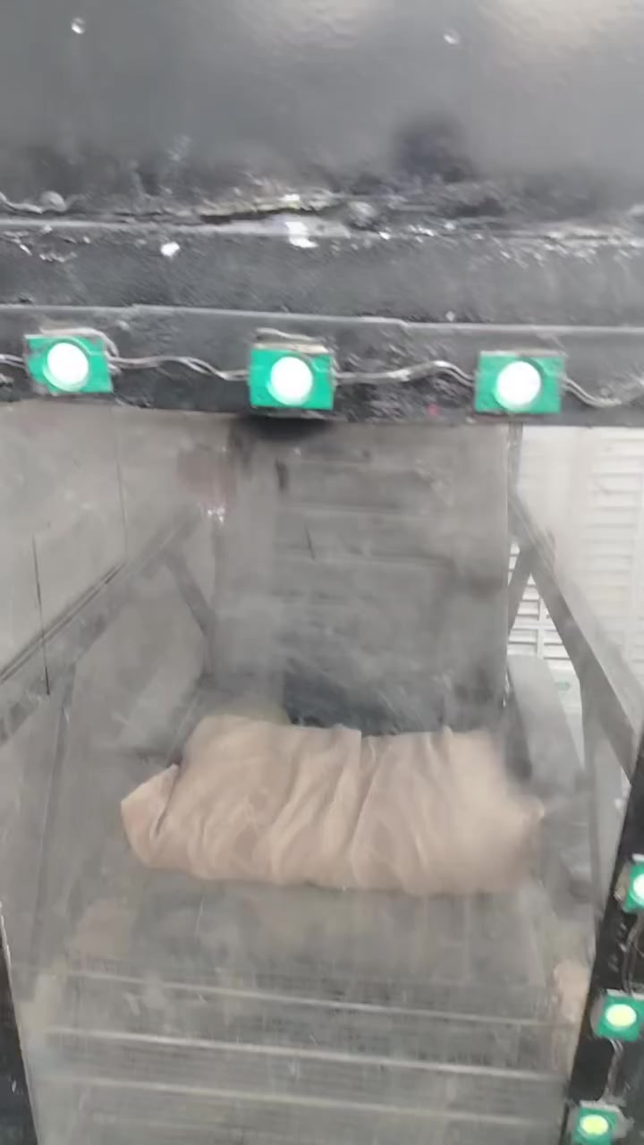 السلام عليكم اخوان ععندي كرسي كهربائي البيع سعر تصال واتساب عله رقم ***********
