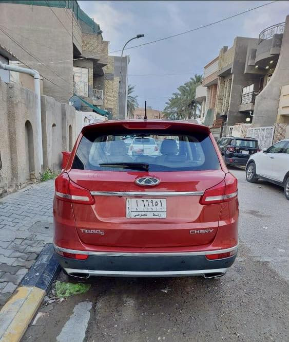 السلام عليكم 

شيري تيكو فايف
موديل 2018 
رقم واسط حره 

 .محرك 2000 
. فتحه سلايد 
شاشه  . تحكمات
حساسات كامره ABS 
السياره مكفوله عدا طخه باب الصدر 
مكينه كير مكفولات 
السعر 105 وبيهه مجال 
مكانه كوت كفاءات 

***********
