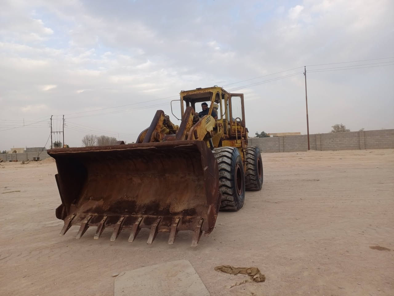 سلام عليكم مكينه موديل ٨٢ رقم بصره محرك جديد كير نضيف ١٣٠ وبيه مجال زبير  ***********
