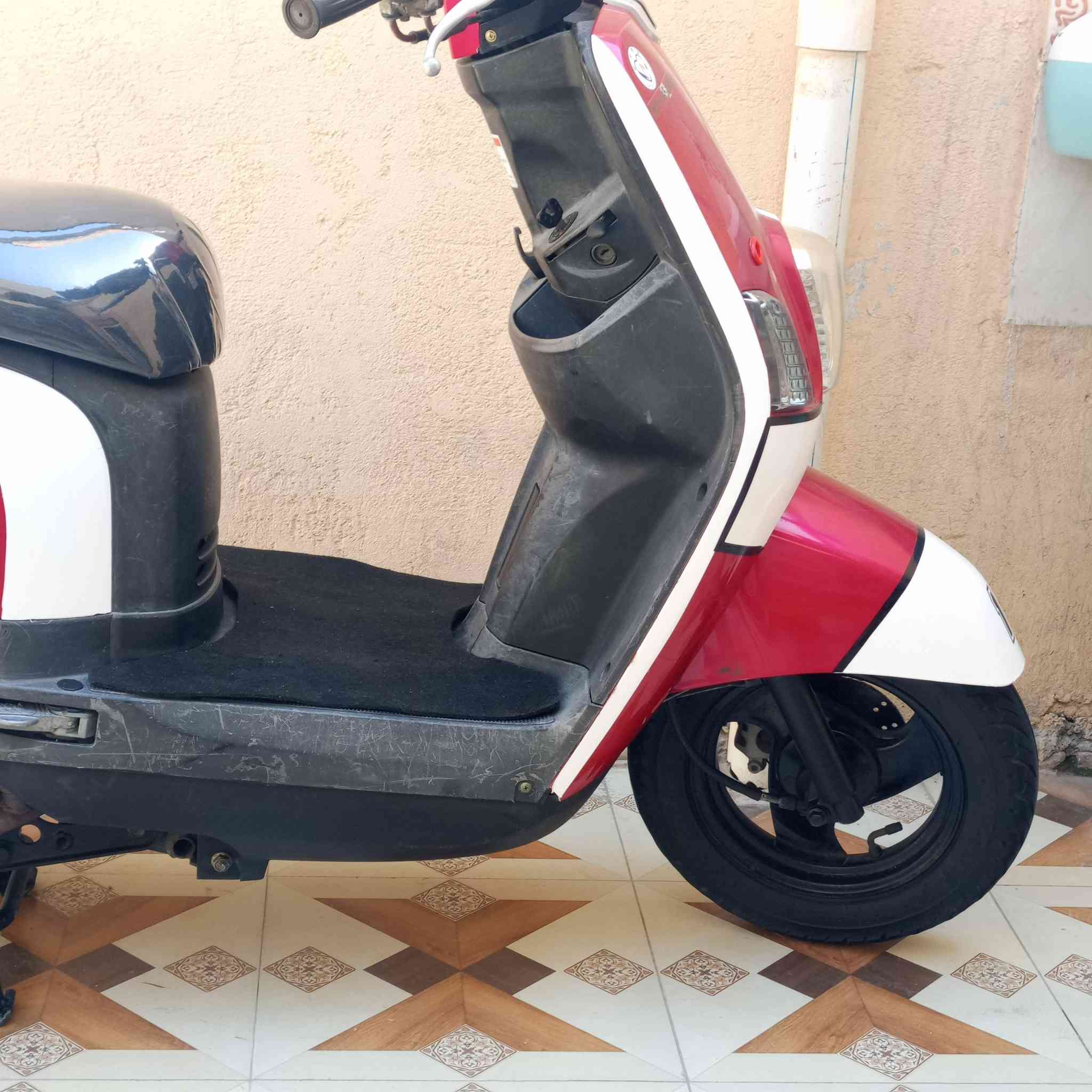 ماكس بوليس للبيع نظيفه رمبه مصار  له هواي من طالعه
1200السعر بيه مجال لشراي 
لاتعبني ذا ماتشتري
***********
