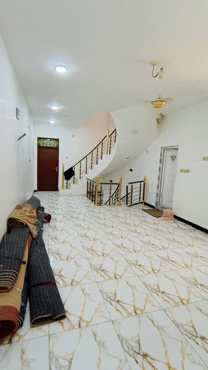 بيت للبيع
الموقع :المناذره -حي البلديات جوار مدرسة لواء العلم

المساحه : 125 متر

واجهه 6 وربع ×20

البناء : طابوق طابقين اساس وسقف صب 

للاستفسار المراسله او الاتصال 

***********
