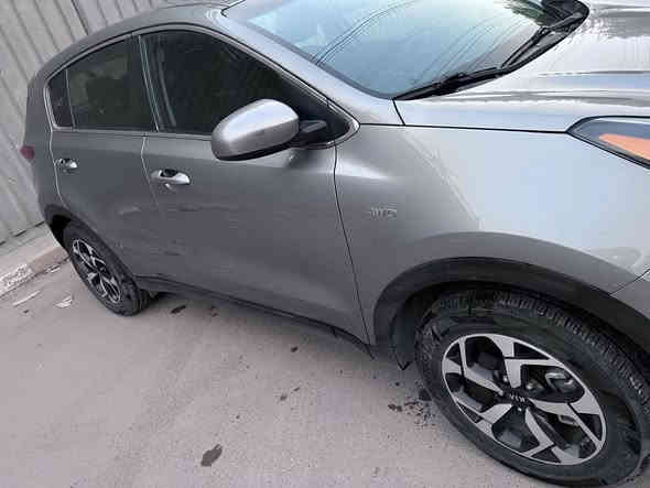 كيا سبيورتج موديل 2021
رقم اربيل باسمي
السياره حادثها دعاميه فقط بدووون قطرة صبغ بدون ايرباك 
مواصفاتها
محرك 2400
فور ويل
تحكم ستيرن جهتين
شاشة كبيره 
3 انظمة قيادة 
نظام نزول منحدرات
دفلوك خلفي
كاميرا تفاعليه
نظام تحديد مسار
حساسات اماميه خلفيه
السيارة ماشيه 8000 يعني زيرو حتى الكتلوكات مال شركة بيها 
حتى دهن الشركة بعده بيها
السعر 200 $ دفترين وبيها مجال
***********
