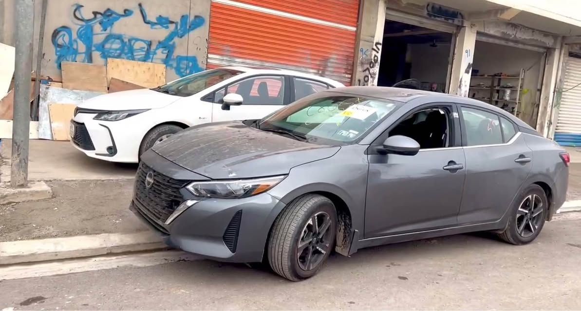 نيسان سينترا 
للون نفطي 
موديل 2025
مواصفات SV
ماشية 5 الف مايل
بدون صبغ, باب امامي جهة سائق مبدل بلادي
سيارة رقم كاتي دهوك 
مكان سيارة أربيل
رقم شاصي 3N1AB8CV3SY276236
سعر ١٤٨ و مجال
للاستفسار ***********واتساب أربيل, العراق
