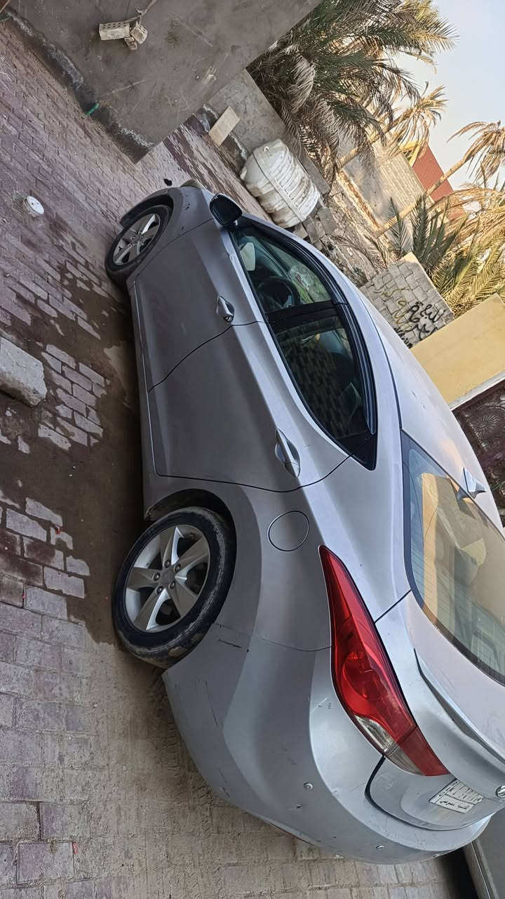 سلام عليكم النترا 2012 امريكي فقط الجاملغ الامامي مبدل  سياره حلوه ونضيفه 
مكينه جديده 1800
كير جديد
حداديه جديده
معايزه برغي السياره 
سياره بسمي
السعر 105  وبيها مجال 
***********
